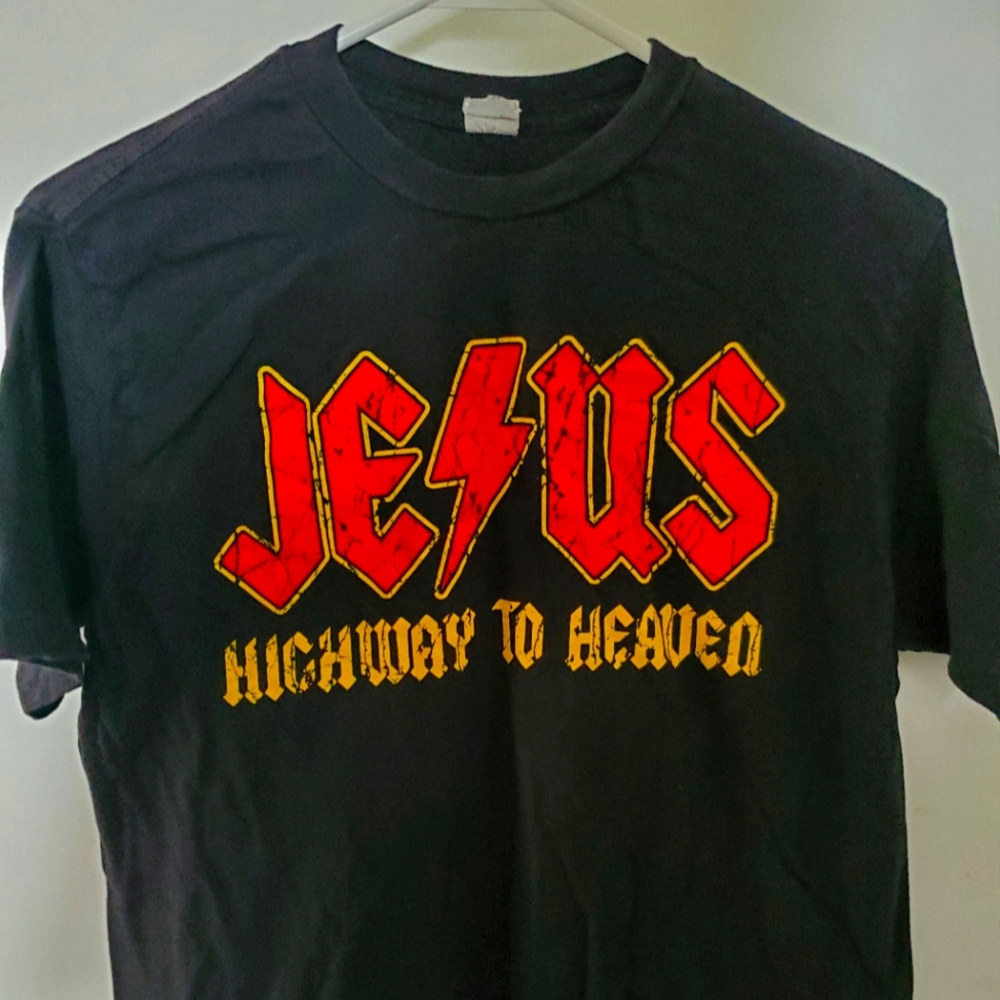 Highway to Heaven T-shirt size Medium